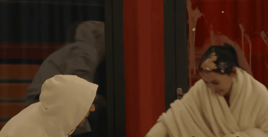 Xheni ankohej në Gresën se po luante me bukë, me Gjestin gjuhet me vezë, miell e birrë (VIDEO)