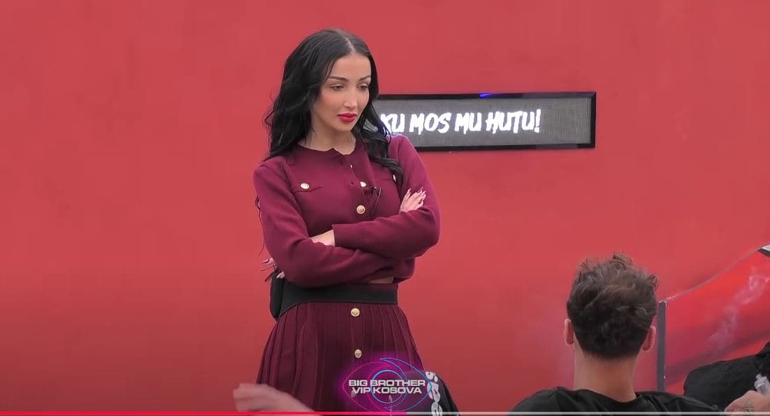 "Mi ka hap sytë kur isha gjysmë e zhveshur në banjo" – Xheneta me akuzë të fortë ndaj Arionit (VIDEO)