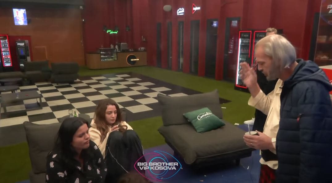 E akuzuan se i nominoi, Xuxi tregon të vërtetën për "Pavlanin dhe Lupçin e Poshtëm" (VIDEO)
