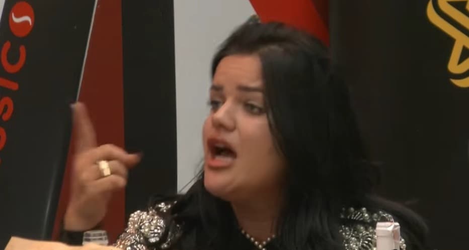 U akuzua se gënjen vazhdimisht, ja përgjigjia e Gresës (VIDEO)