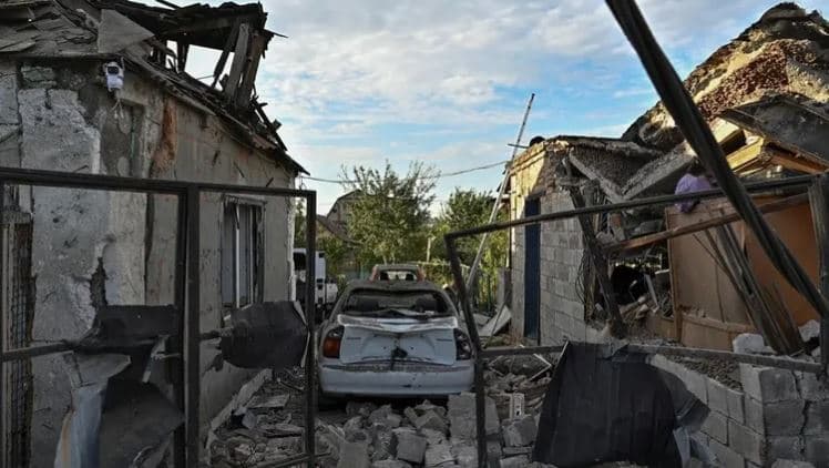 Raketa ruse vret gjashtë persona dhe plagos 20 të tjerë në Zaporizhzhia të Ukrainës