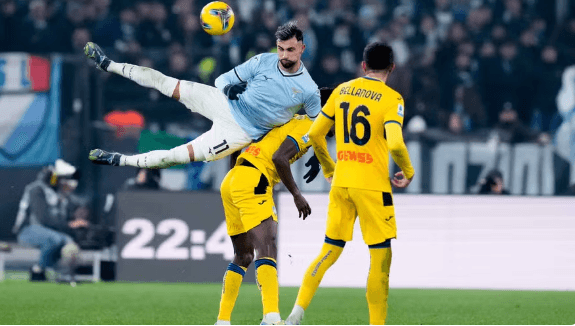 Atalanta ngjitet në krye të Serie A