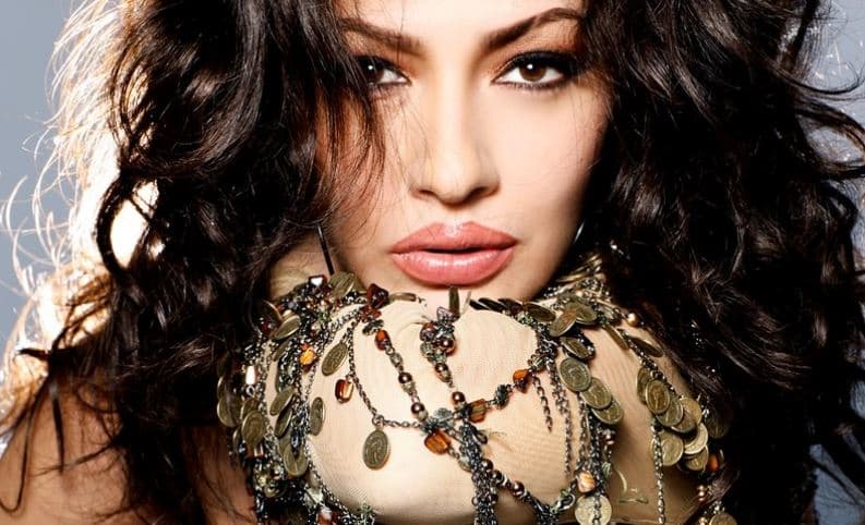 Diva shqiptare, Adelina Ismaili sot feston ditëlindjen