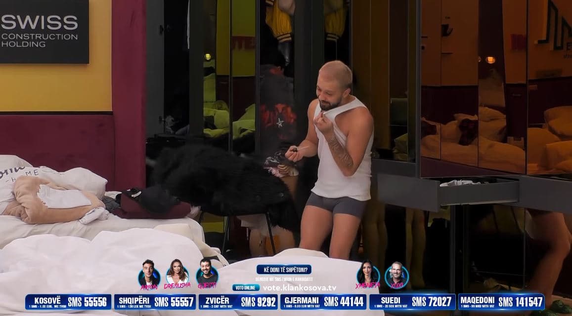 Gjesti dhe Anisa imitojnë Xuxin nën tingujt e këngës së tij, shkaktojnë të qeshura të mëdha