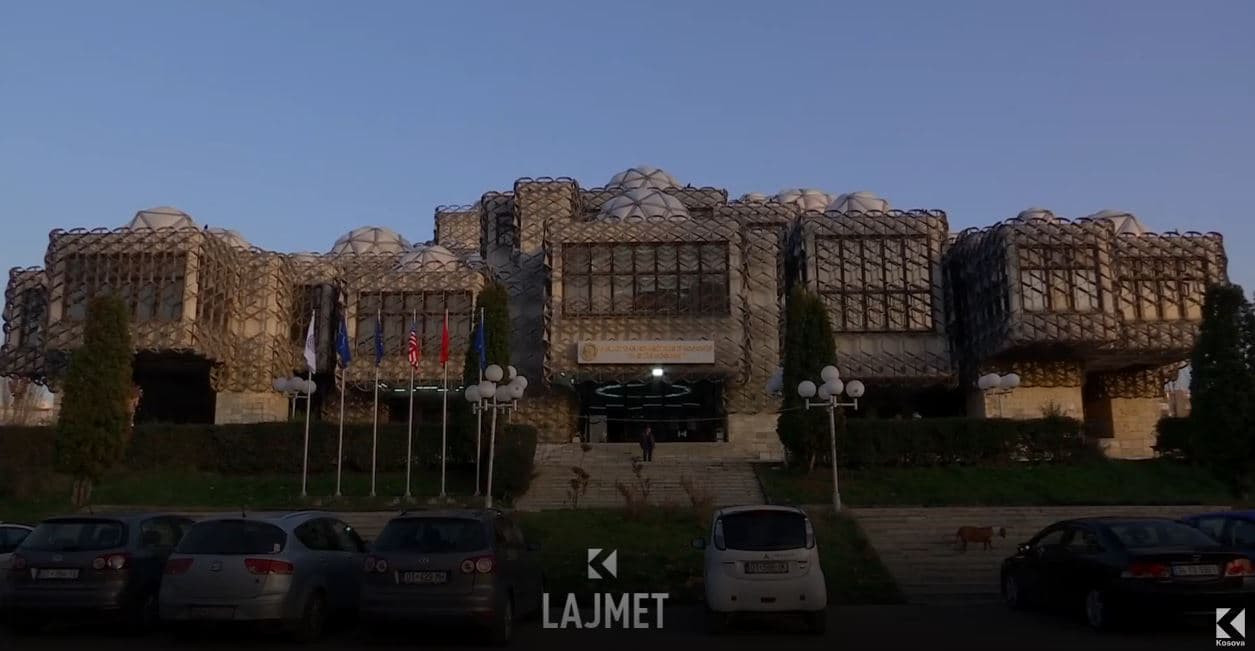 Biblioteka Kombëtare s’është e “shëmtuar”