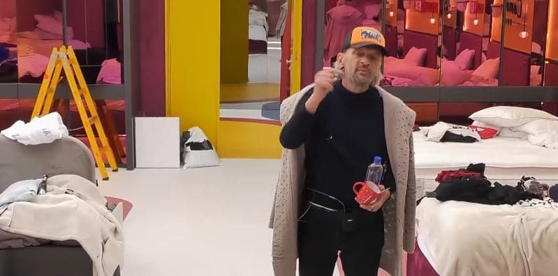 Eskalon në fyerje debati mes Xuxit dhe Gjestit (VIDEO)
