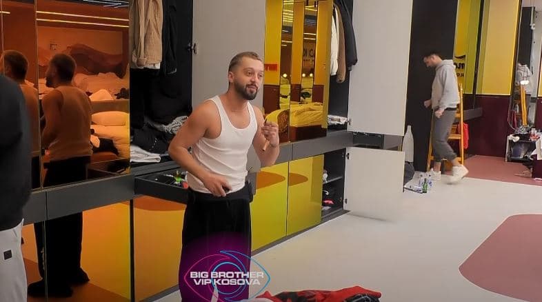 Gjesti i tregon 'sekretin' Leos dhe Lelës për të qëndruar deri për Vitin e Ri (VIDEO)