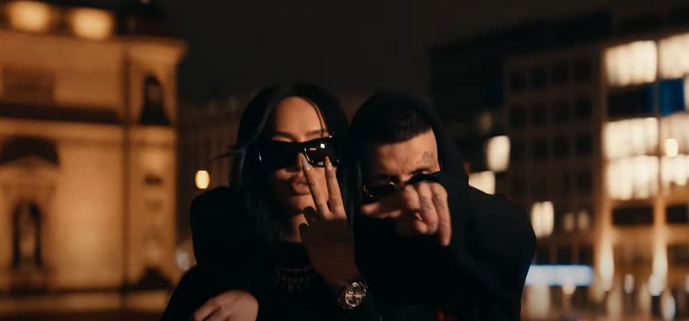Dafina Zeqiri publikon bashkëpunimin flakë me Mossin (VIDEO)