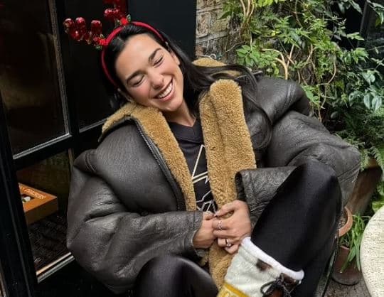 Dua Lipa merr propozimin për martesë