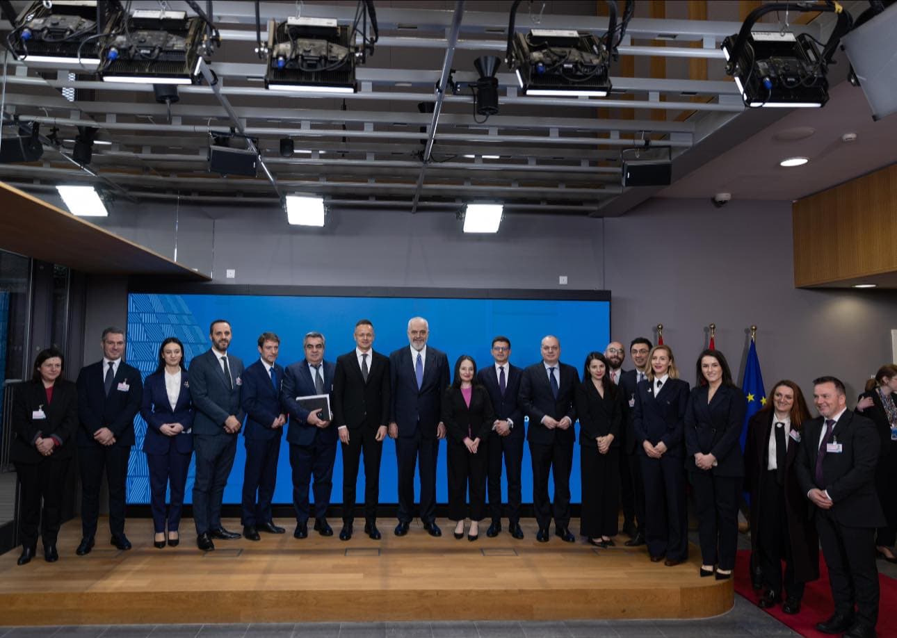 "Ditë krenarie e marshimit drejt objektivit historik", Rama pas hapjes së grupkapitujve për BE