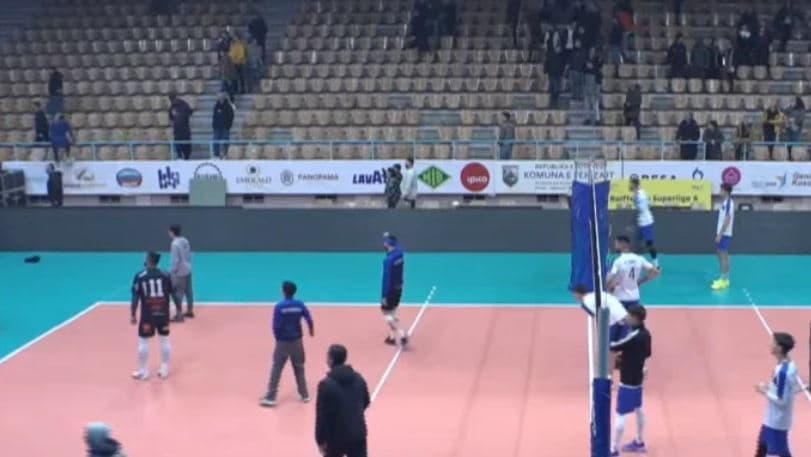 Dyshohet se i sulmuan tifozët, dy volejbollistë pejanë arrestohen