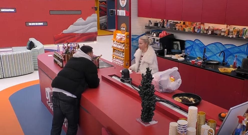 Fitimi me pyetje direkte për Sarën: Çka nëse do t’i besoje pëlqimit tim për ty? (VIDEO)