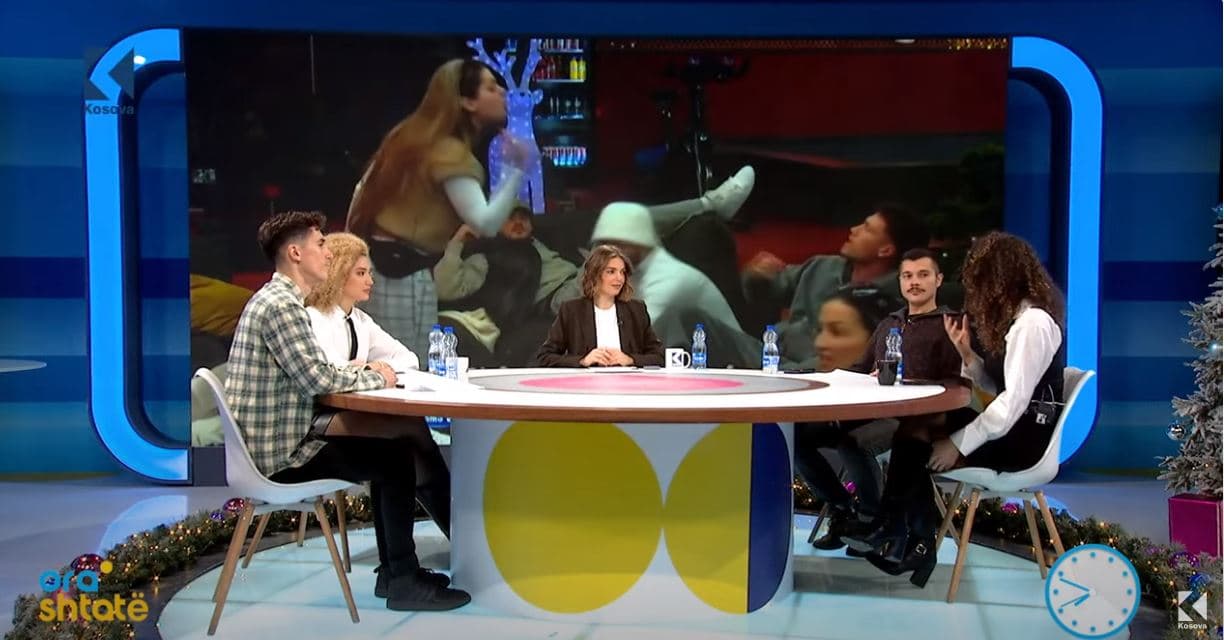 Driloni i lidhur jashtë shtëpisë, zbulohet lidhja e tij (VIDEO)