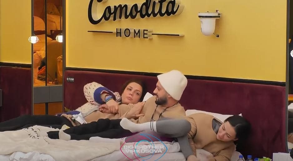 "Do me ma shpërthye silikonin" - Xheneta paralajmëron Gjestin teksa artisti nuk e lë rehat