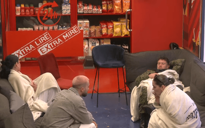 ''Po mundohna m'u distancu'', Gjesti pranon se po ndahet përfundimisht nga Xheneta (VIDEO)