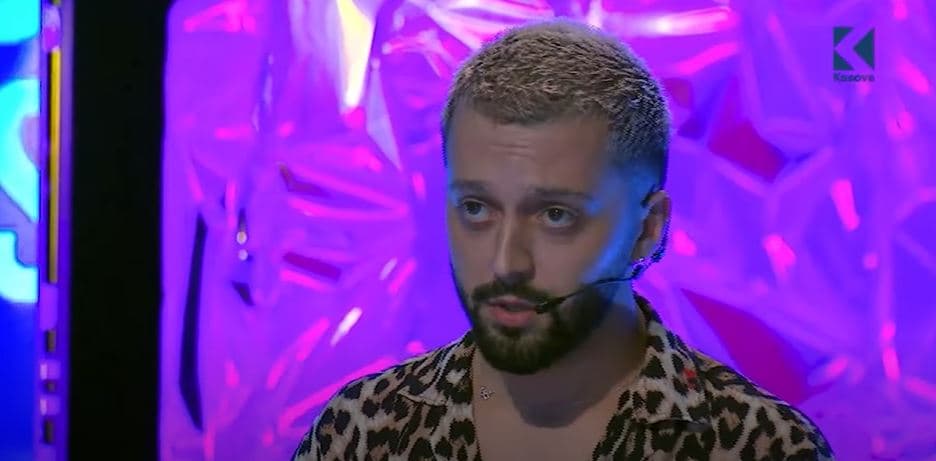 "Unë ta kom maru kulaçin" - Gjesti i drejtohet Anisës në studio