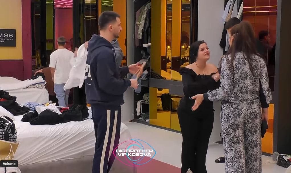 “Është duke të dalë flaka”, përplasje e fortë mes Drenushës dhe Gresës (VIDEO)