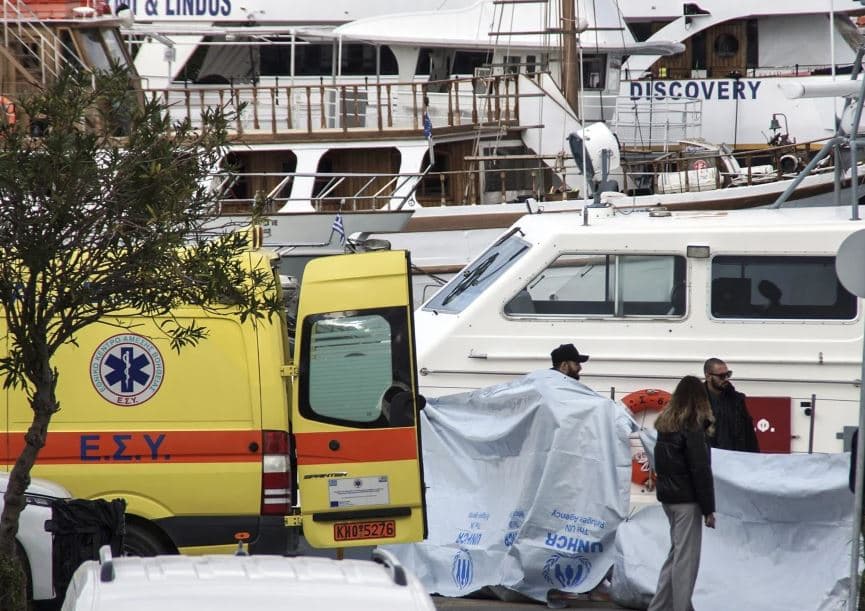 Tetë të vdekur pas fundosjes së skafit me emigrantë në ishullin grek të Rodosit