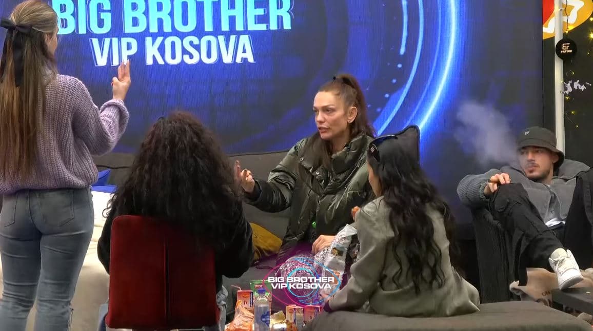 Drenusha ia tregon një recetë për ëmbëlsirë, Lela: Vjehrra po më këqyr, s’guxoj te rrezikoj