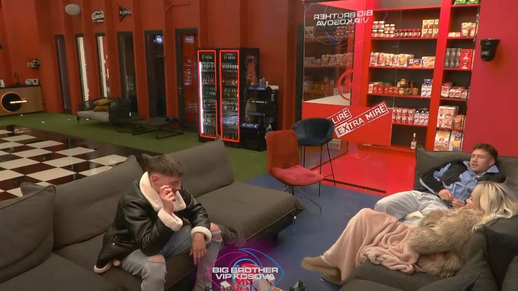 Leo me komplimente për Sarën: Je më realja në shtëpi (VIDEO)