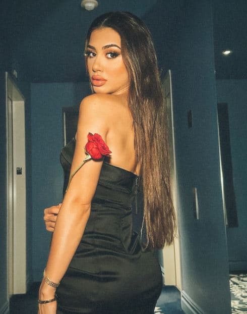 Melinda Ademi shfaqet bombastike në foton e fundit