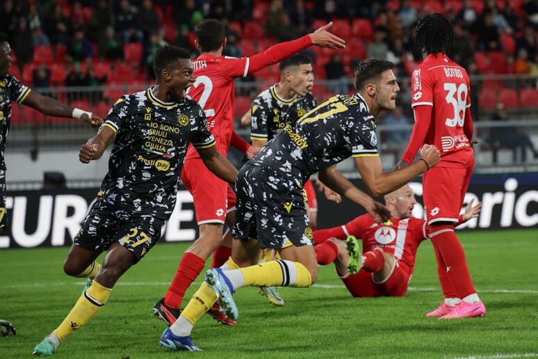 Futboll e basketboll, krejt bashkë mund t'i gjeni vetëm në Artmotion