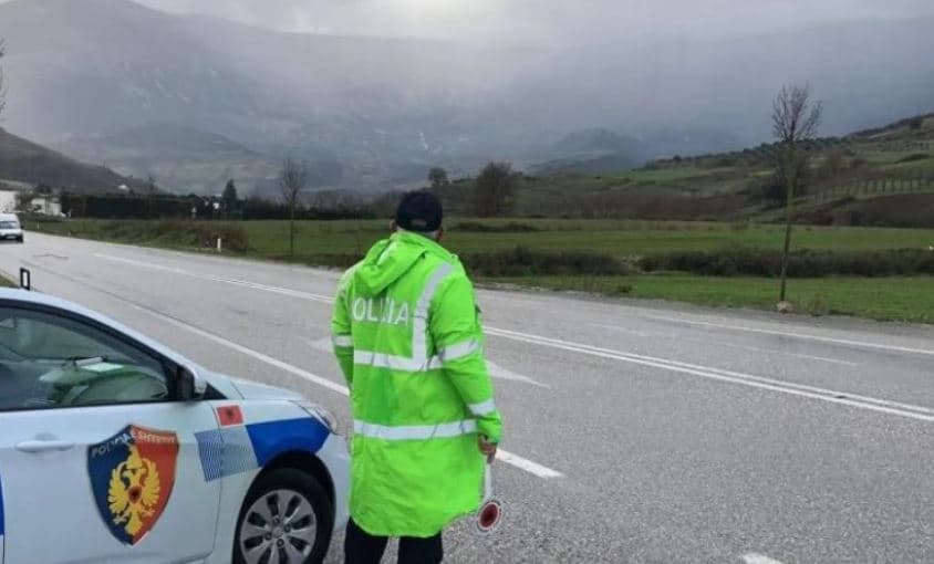 Aksident në Dimal të Shqipërisë, humb jetën një 78-vjeçar
