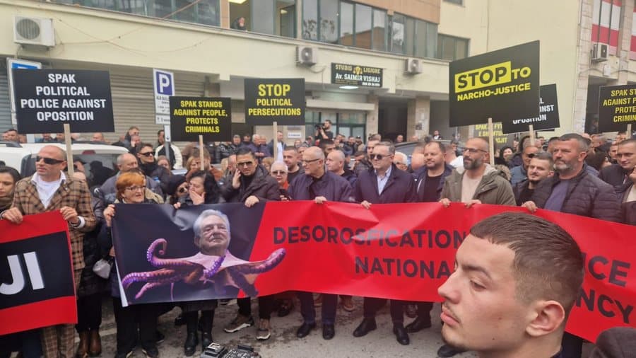 Mbahen protesta para SPAK-ut për lirimin e Ilir Metës