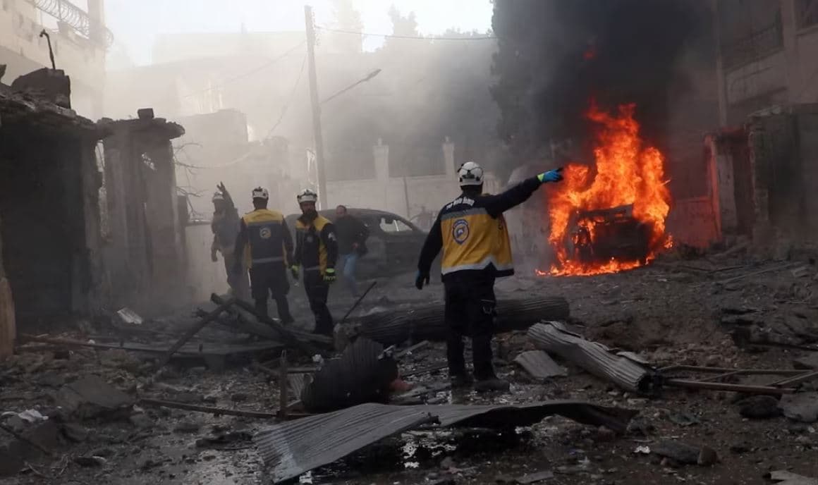 Të paktën 25 të vrarë pasi avionët rusë dhe sirianë intensifikojnë bombardimet e territorit rebel sirian