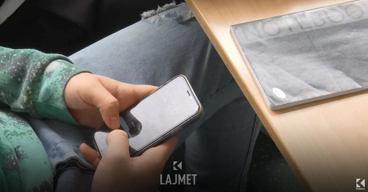 Loja e rrezikshme: Kërcejnë “Supermen”, lëndojnë veten (VIDEO)
