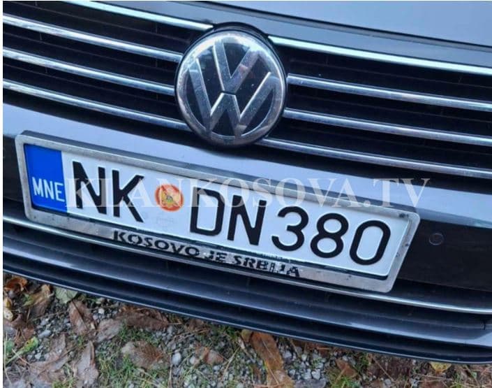 U vazhdohet paraburgimi tre malazezëve të arrestuar për "Kosova është Serbi" në targën e veturës