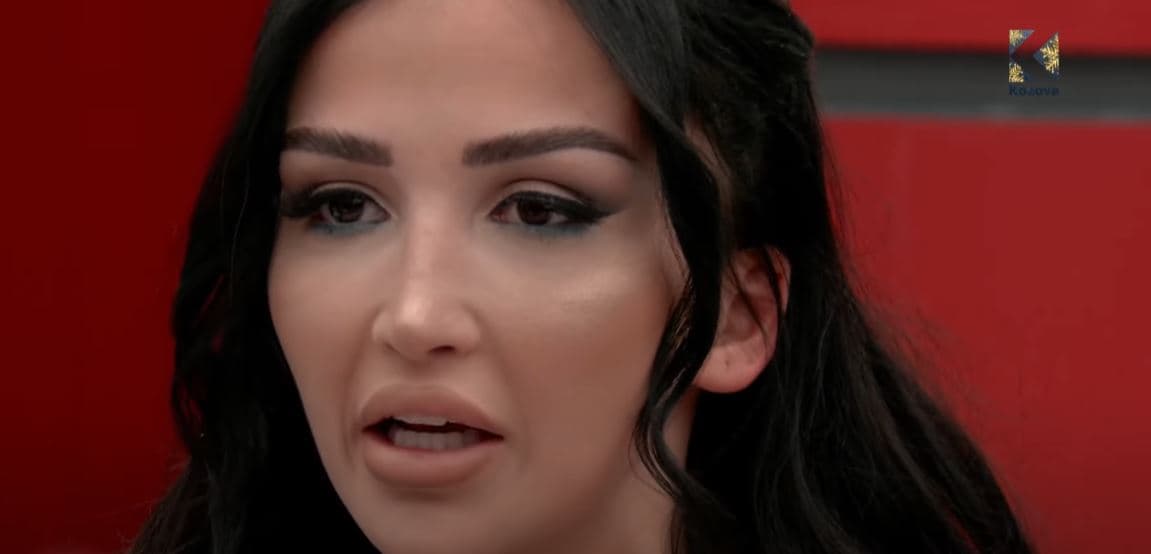 "Momenti më i keq i jetës" - Xheneta rrëfen takimin me nënën biologjike