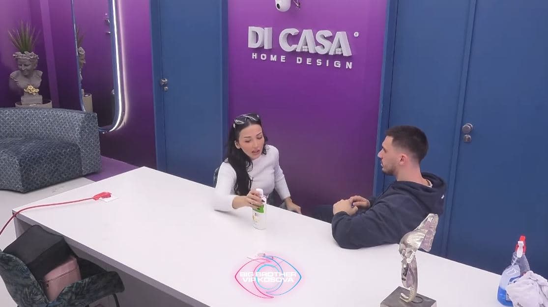 Si nisi krisja e raporteve mes Xhenetës dhe Gjestit? (VIDEO)