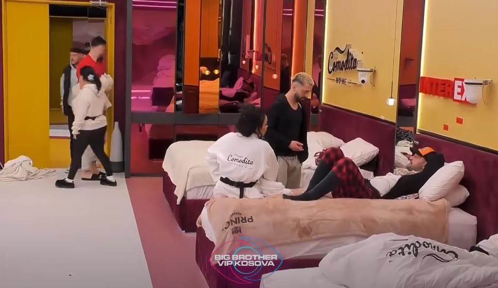 Gjesti kërkon të di se si Xuxi e zbuloi për ‘vjedhje’ të cigareve (VIDEO)