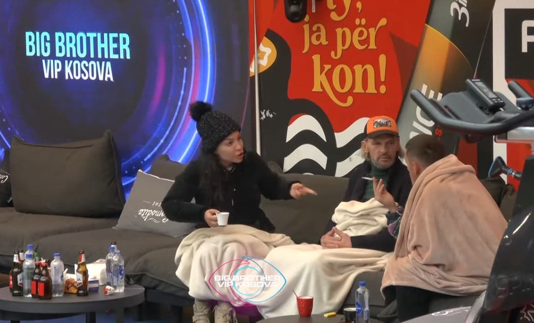 Xuxi, Rovena dhe Vullneti diskutojnë për situatën e mbrëmshme me Gresën (VIDEO)