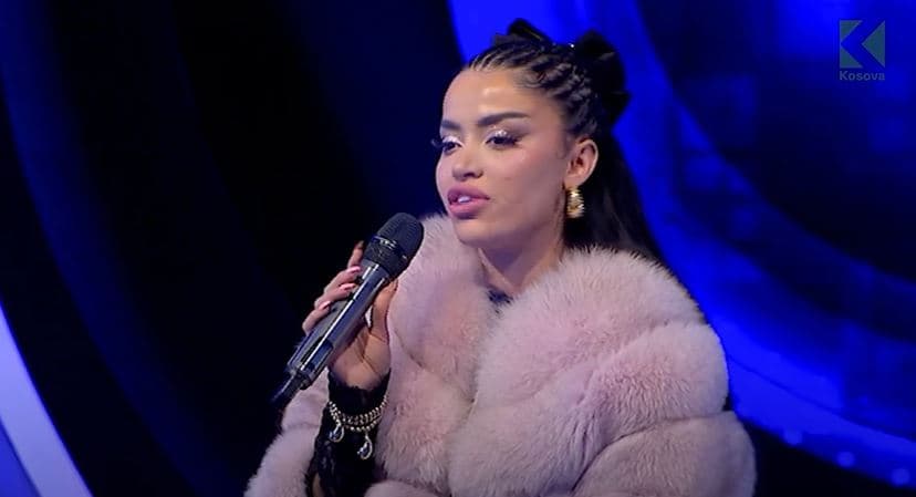 Anisa falënderon produksionin për mundësinë e dhënë, pasi fitoi trajtimin falas për shëndetin e saj!