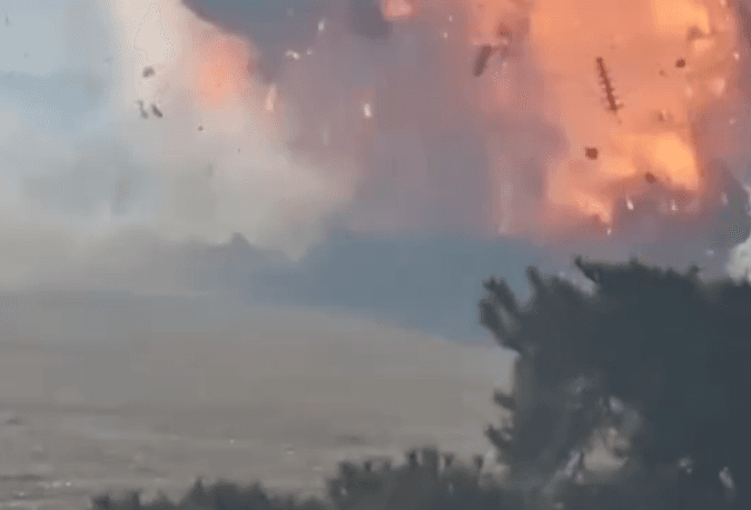 Shpërthen në flakë, publikohen pamjet e përplasjes fatale të aeroplanit në Kore të Jugut (VIDEO)