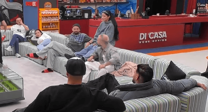 "Me i pasë një milion 'followers' nuk ishe këtu", debat i ashpër mes Leos dhe Xhenetës (VIDEO)