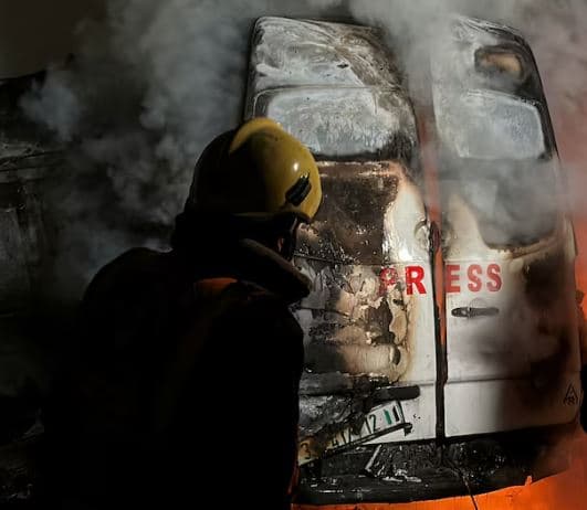Të paktën 10 të vrarë, përfshirë pesë gazetarë, në sulmet izraelite mbi Gazën