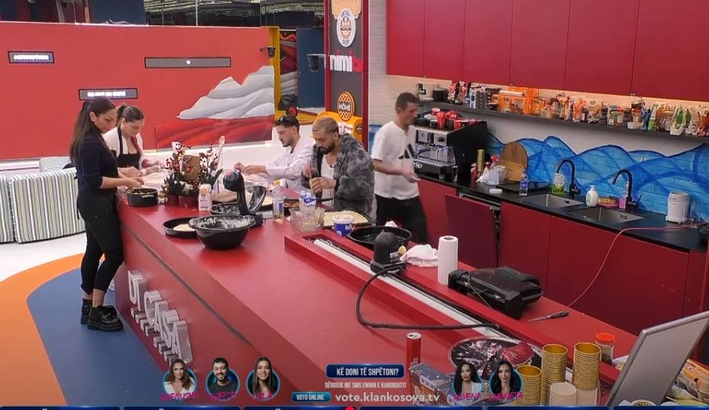 Banorët ngacmojnë Gjestin për raportin e tij me Drilonin (VIDEO)