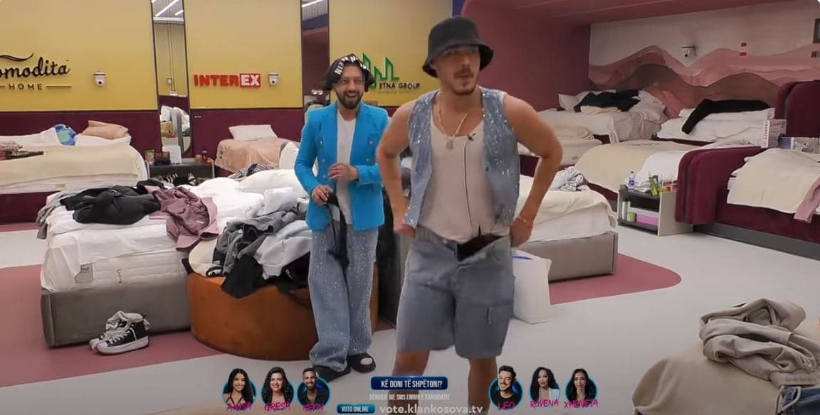 Gjesti dhe Leo me veshje të çuditshme për performancën e tyre në ‘Talent Show’ në BBVK (VIDEO)