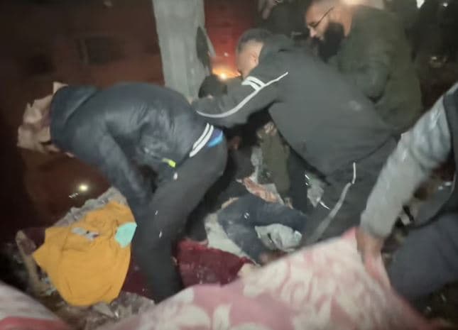 Forcat izraelite kryejnë sulme ajrore dhe tokësore në Gaza