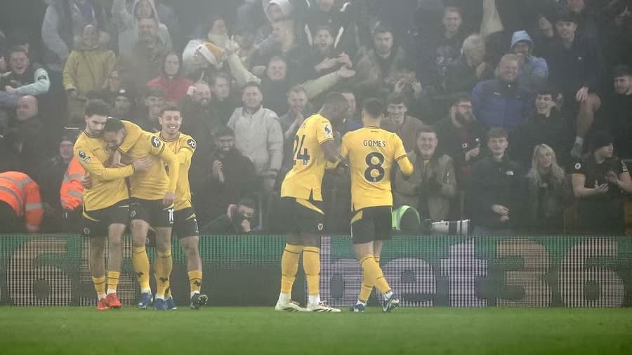 United e pëson nga Wolves