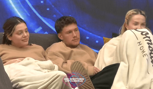 Vullneti plas të qeshura tek banorët, imiton Lelan kur provon fustanet (VIDEO)