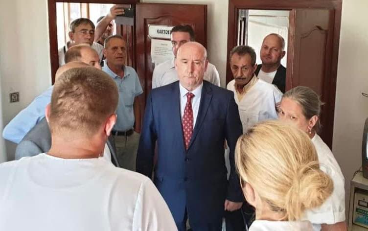 Dr. Ali Berisha: Shëndetësia në Kosovë po kolapson nga centralizimi dhe keqmenaxhimi