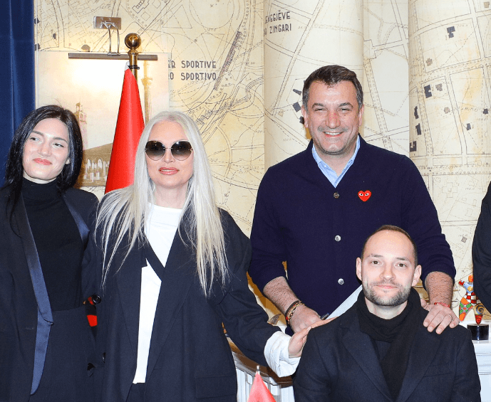 Fëmijët e Anna Oxës marrin shtetësinë shqiptare