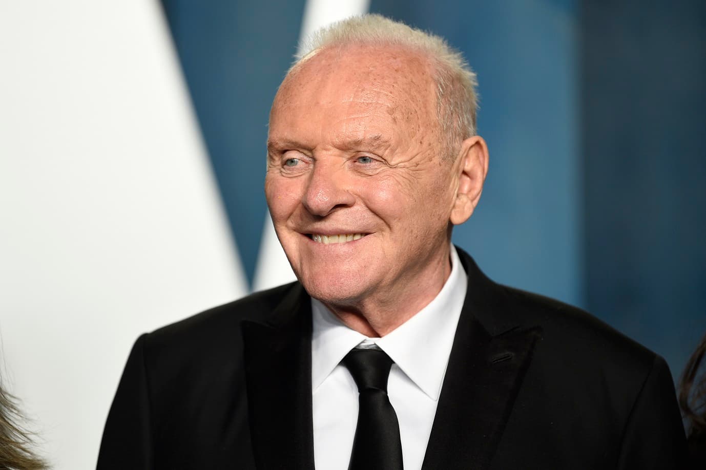 Zjarret në Los Anxhelos, aktorit Anthony Hopkins i shkrumbohet shtëpia