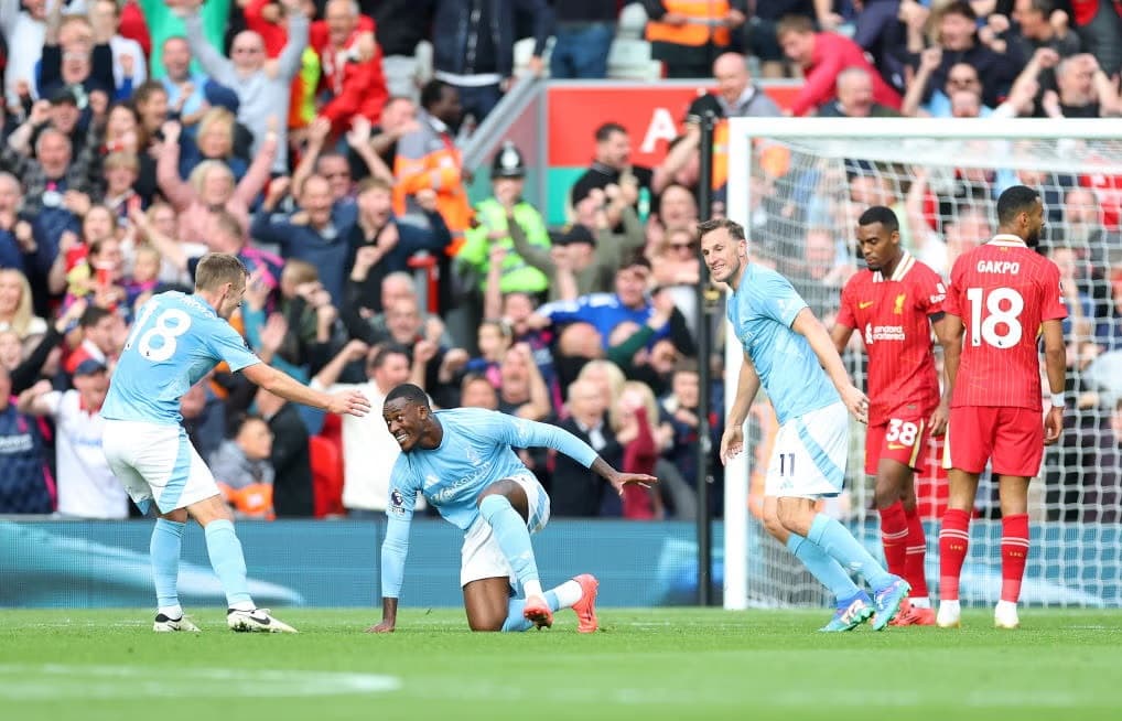 Liverpooli ndalet nga Nottingham Forest por qëndron i qetë në vendin e parë