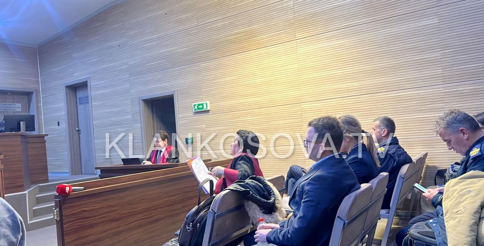 Shtyrja e seancës ndaj Nagip Krasniqit, flet avokatja e Ymer Dragushës: Nuk e hapi telefonin (VIDEO)