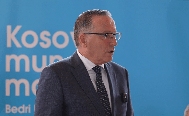 Hamza takohet sot me përfaqësues të shëndetësisë në Prishtinë